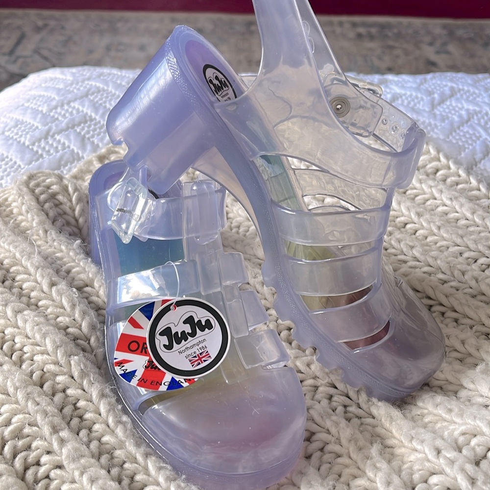 Low heel jellies!